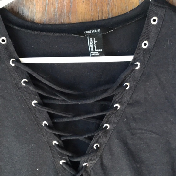 F21 black baseball tie tee - Picture 5 of 8